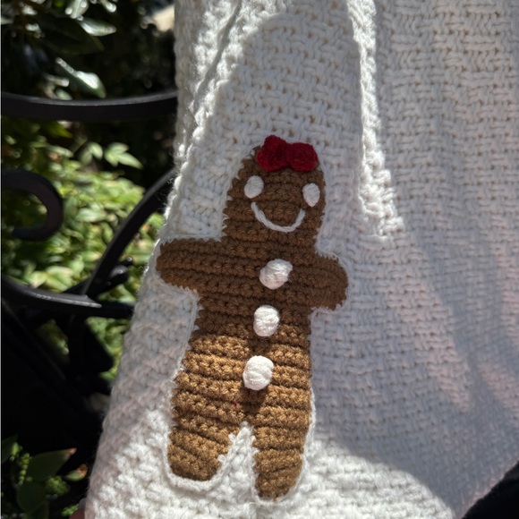 Cupcakes And Cashmere Christmas Gingerbread Tree Skirt - Picture 3 of 4